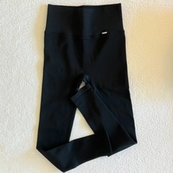 NWOT Stronger the Label ribbed black leggings - Picture 4 of 4